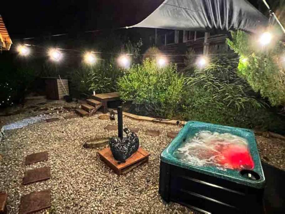 Holiday home Tiny House, Wifi,hot Tub,secluded *