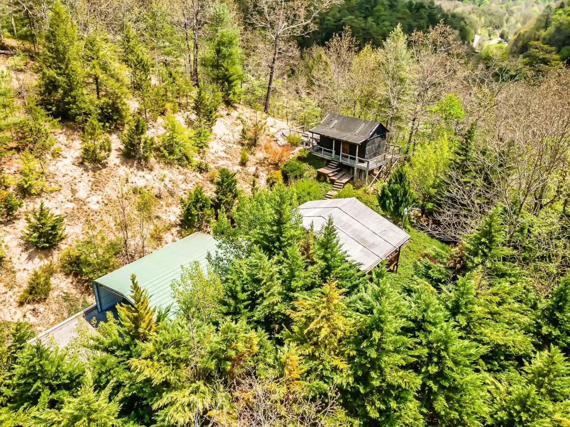 Holiday home Tiny House, Wifi,hot Tub,secluded *