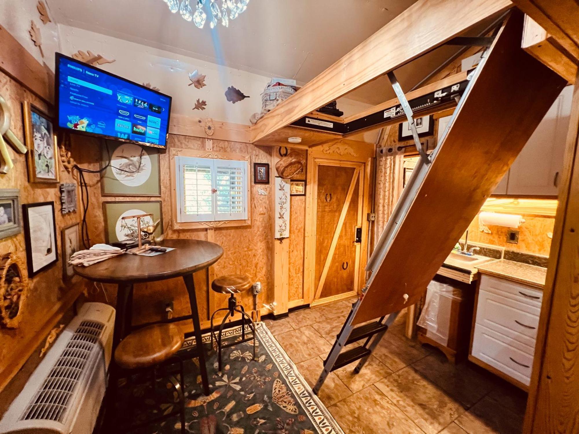 Tiny House, Wifi,hot Tub,secluded Holiday home Cosby